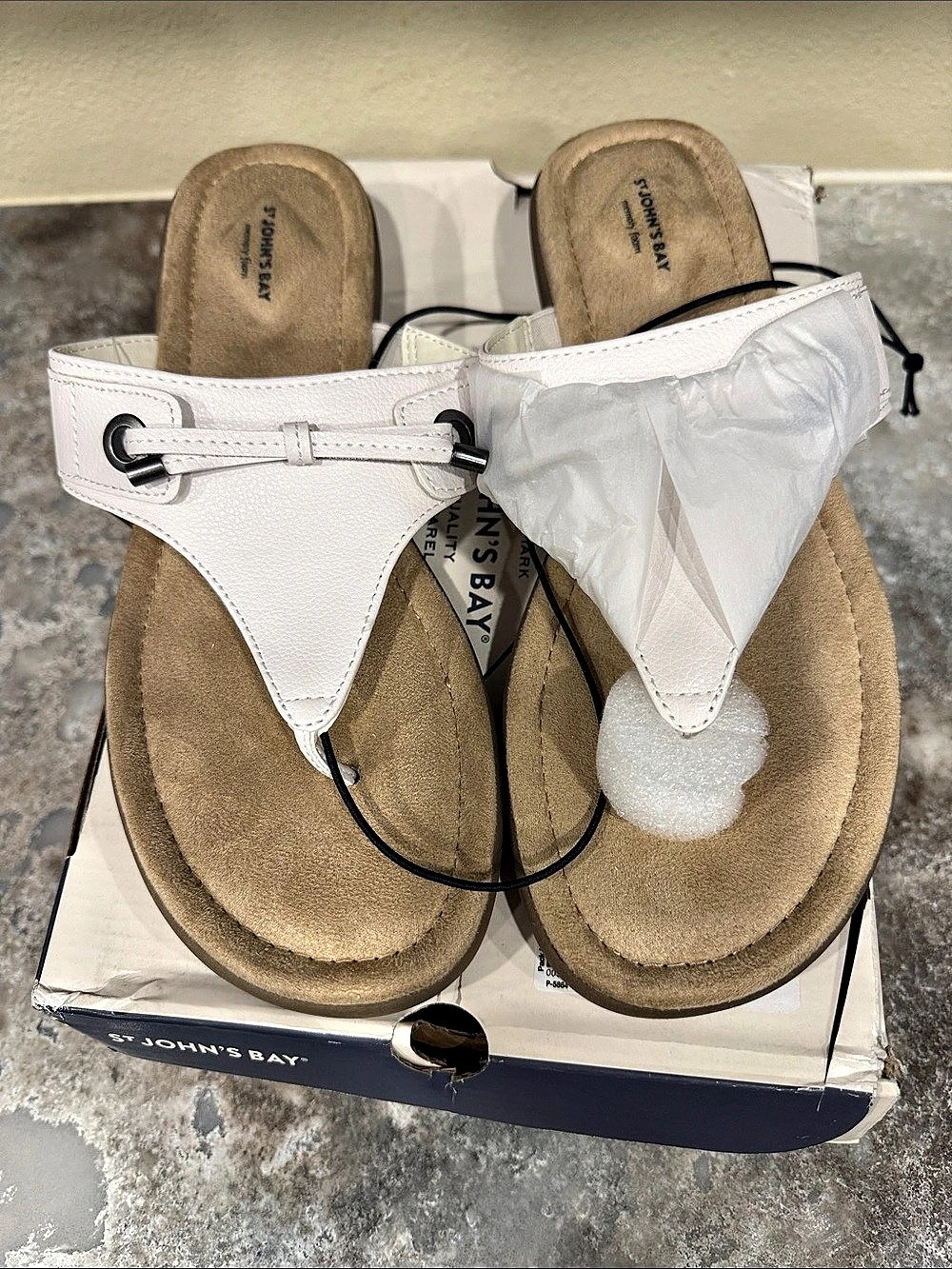 St. John's Bay Arden Thong Sandal White Gladiator Sandals US 9.5 M NWT